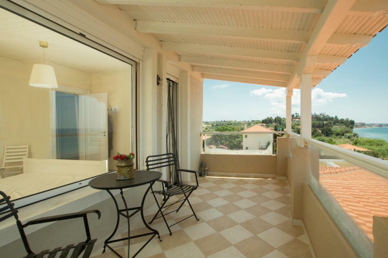 Magnificent Seascape Villa On A Secluded Beach Nea Moudania Zewnętrze zdjęcie
