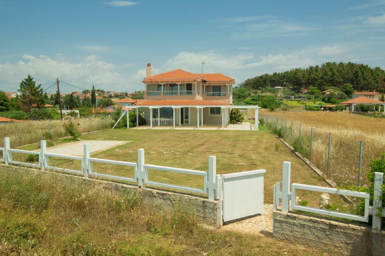 Magnificent Seascape Villa On A Secluded Beach Nea Moudania Zewnętrze zdjęcie