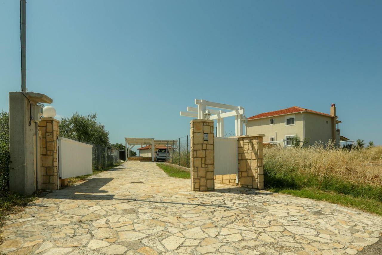 Magnificent Seascape Villa On A Secluded Beach Nea Moudania Zewnętrze zdjęcie