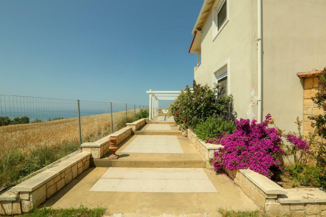 Magnificent Seascape Villa On A Secluded Beach Nea Moudania Zewnętrze zdjęcie
